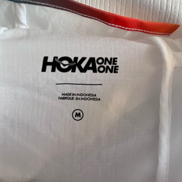 HOKA ONE women's NWT Skyflow Jacket Size Medium white/multi color - Picture 3 of 11